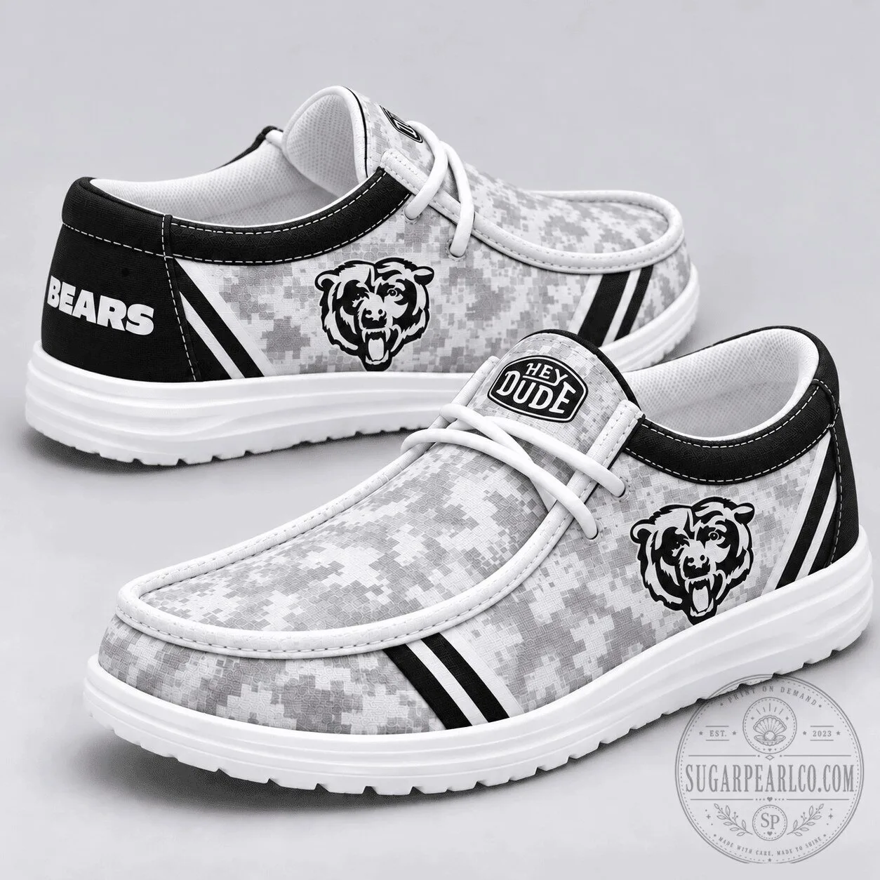 Chicago Bears NFL Team Logo Digital Camouflage Loafer Shoes for Men and Women